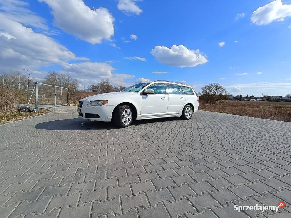 Volvo V70 III 2008 24 D5 185 koni MP3 Piaseczno