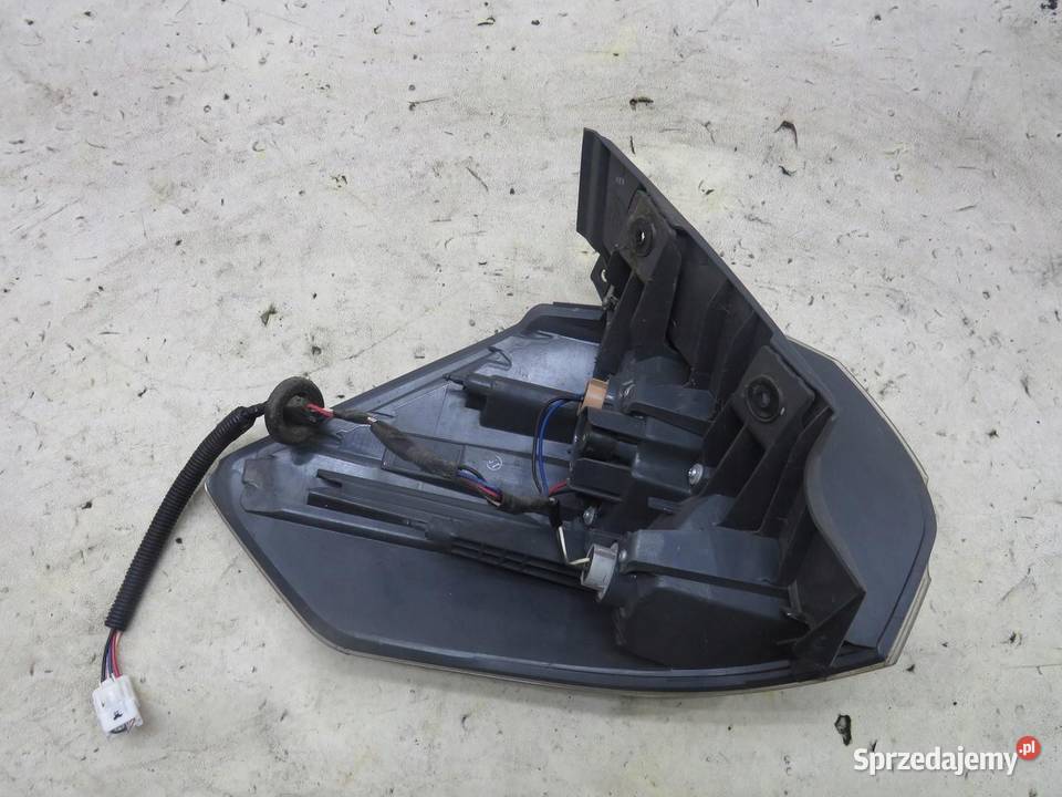 LAMPA PRAWA TYŁ TYLNA XTRAIL III T32