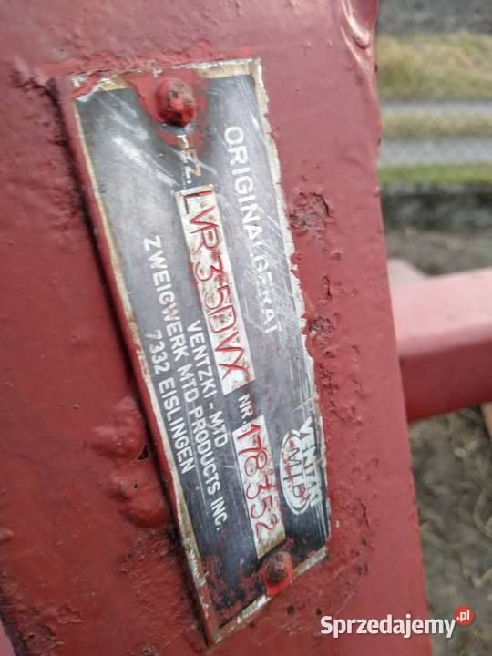 Sprzedam pług widoczny na zdjęciach nieuszkodzony