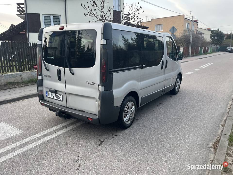 Renault trafic 9 osobowy Rok produkcji 2003 Białystok