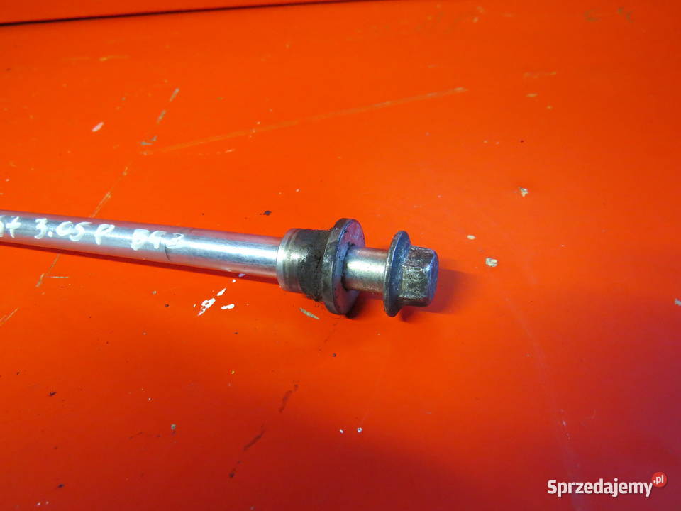 SUZUKI BURGMAN K7 200 125 150 os ośka śruba koła