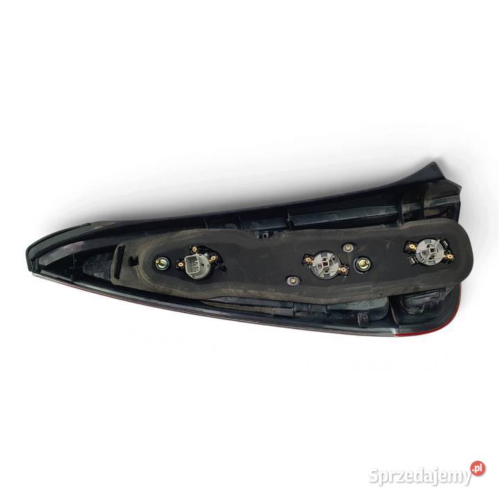 LAMPA PRAWA Toyota Yaris Verso 19992005 tylna osobowe