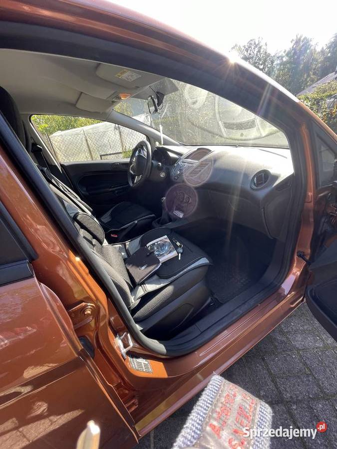 Ford fiesta 125 benzyna rocznik 2015 przebieg śląskie