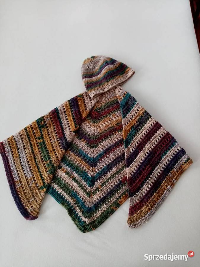 szydełkowa robota chusta i czapka Mikołajki