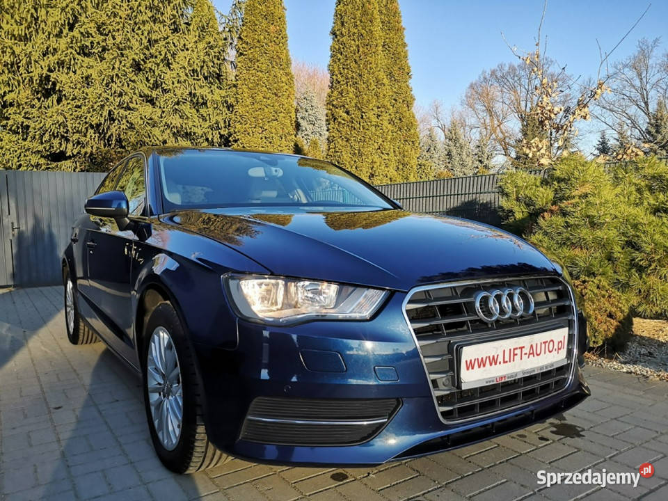 Audi A3 14TFSI 140 Klima Parktronik Nawi Alu granatowy A3 Strzegom