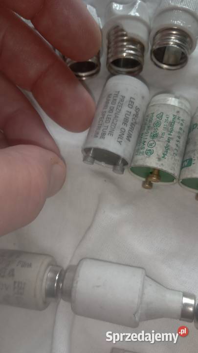 Bezpieczniki 19 sztuki i zabezpieczenia 4 sztuki Zabezpieczenia i rozdzielnice Wrocław