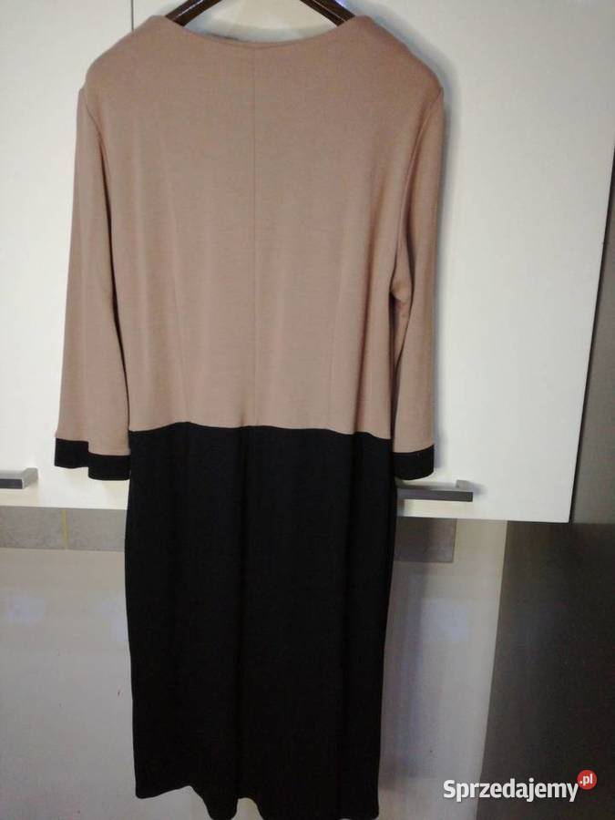 Sukienka damska z oryginalnym kołnierzem Lublin