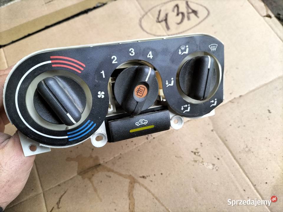 OPEL ASTRA F ŚRODKOWY PANEL NAWIEWU