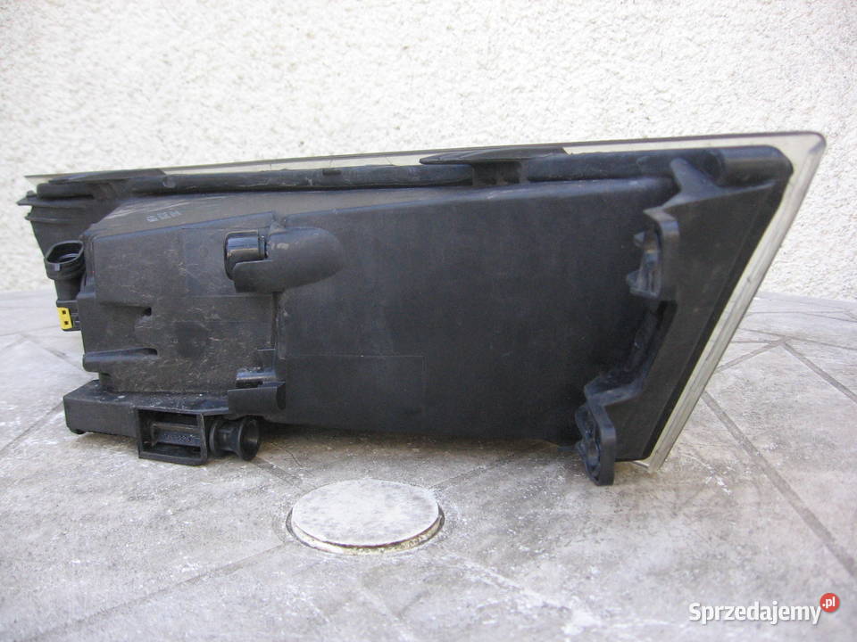 Halogen prawy do Skoda Fabia III 6V0 941 702 osobowe Części samochodowe Warszawa sprzedam