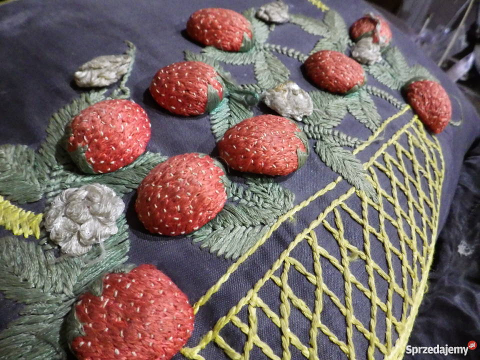 PODUSZKI HAFTOWANE LATA 30 2 PIĘKNE Września