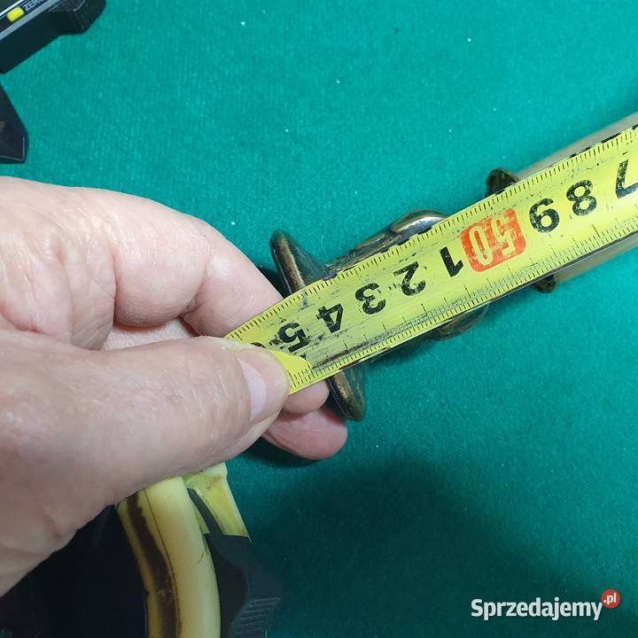 Duża kamienna podstawa do lampy naftowej