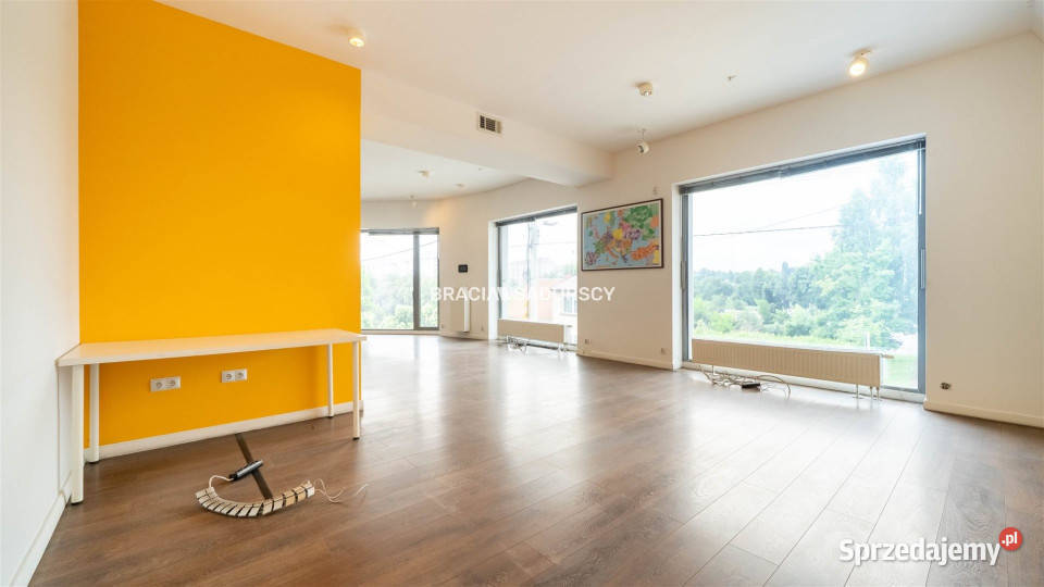 wynajmu lokalu 102m2 Kraków Balicka małopolskie