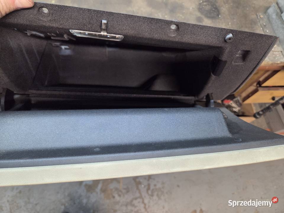 Schowek Volvo v70 xc70 Zabierzów sprzedam