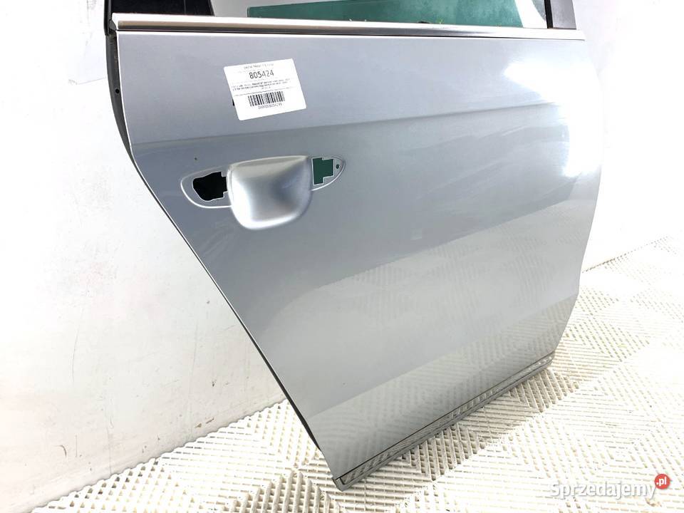 DRZWI PRAWY TYŁ LA7W VW PASSAT B7 Kombi 1015 podkarpackie