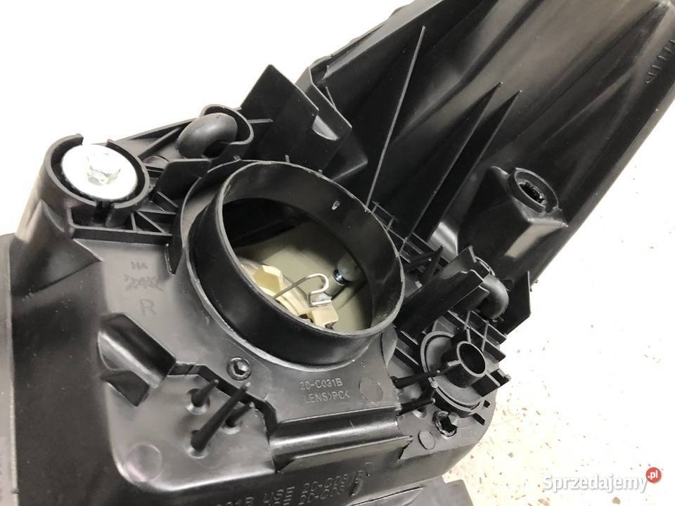 Mazda 2 DE 112007102010 Reflektor Lampa przednia