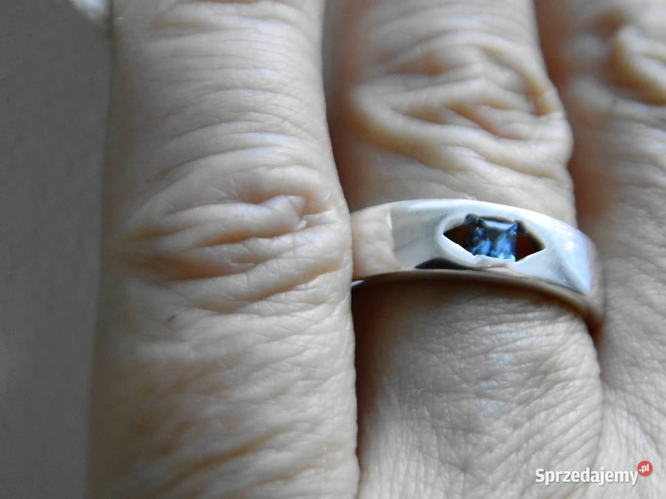 Śliczny pierścionek srebro i błękitna cyrkonia srebro Warszawa