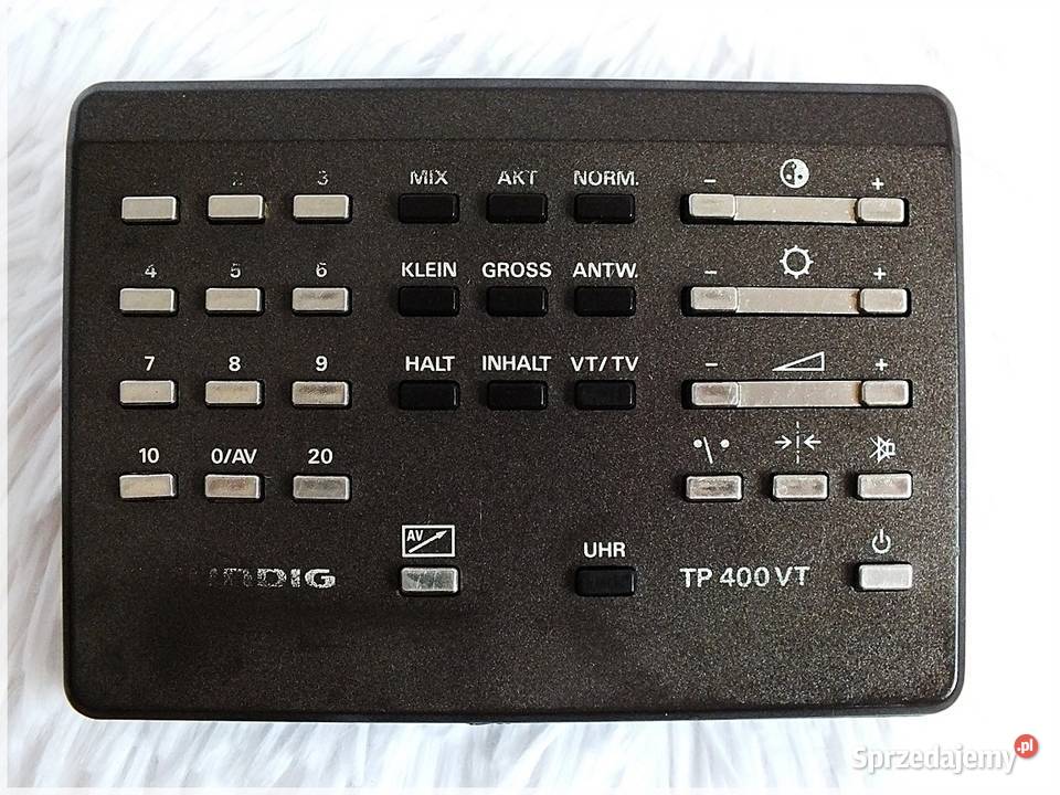 Pilot kwadratowy GRUNDIG TP 400VT na podczerwień