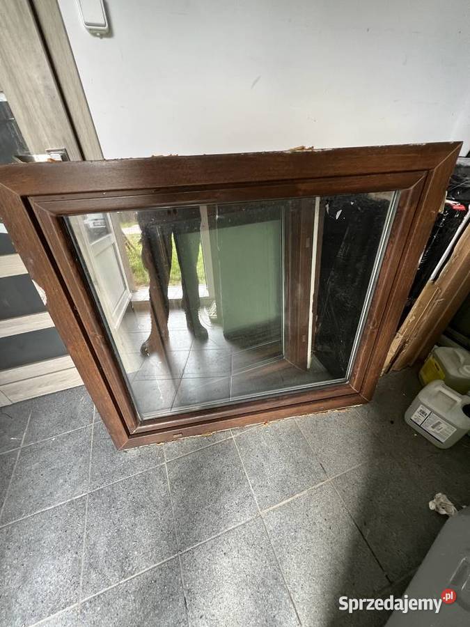 Okno 118 x 105wys PCV orzech śląskie Nieznanice