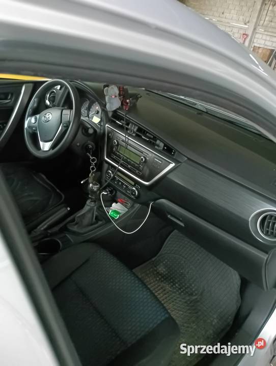 Tpyota Auris TS bęzyna 16 Rok produkcji 2014 opolskie Pakosławice