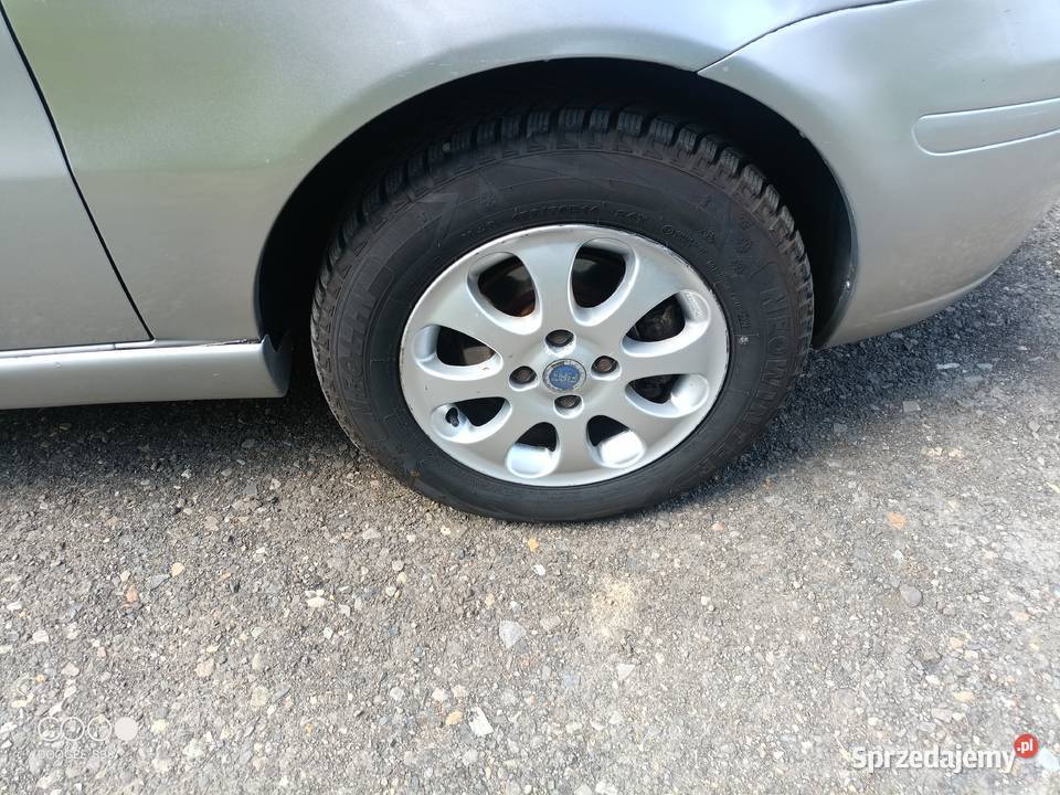 Fiat Albea nieuszkodzony