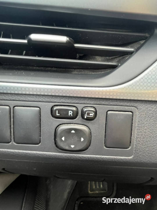 Toyota Avensis III 2009 Rok produkcji 2015 Sadlno