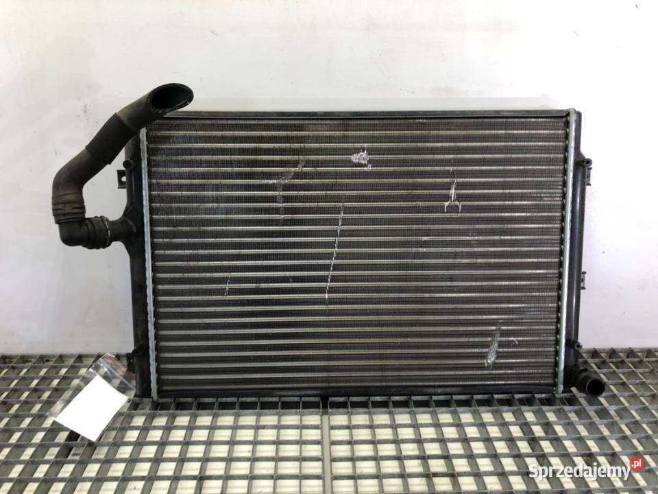CHŁODNICA WODY VW PASSAT B7 20 140 1015 RADIATOR