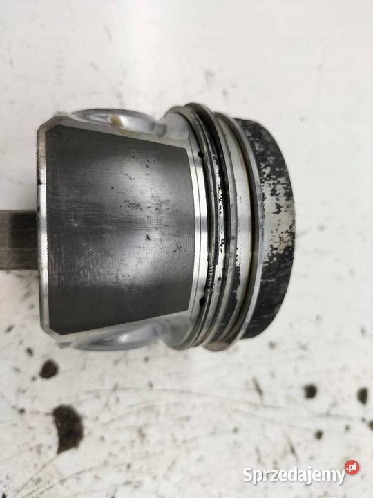 TŁOK KORBOWÓD 81L150 20 TDI VW Volkswagen Passat Rok produkcji 2015 świętokrzyskie sprzedam