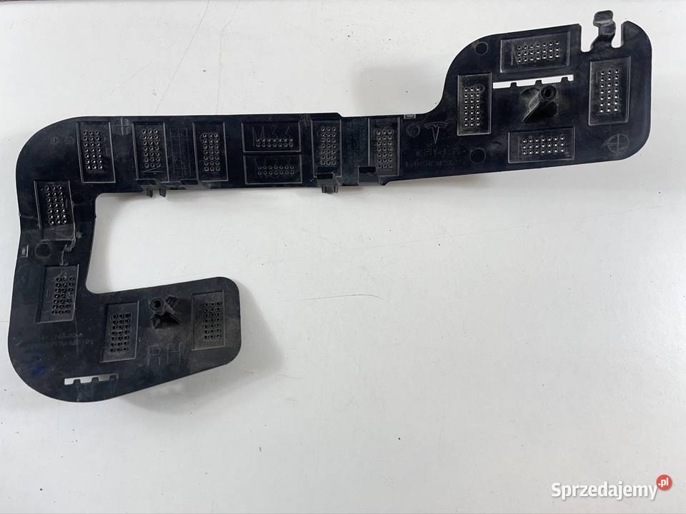 TESLA Y PRAWA RAMKA MOCOWANIE HALOGENU Międzychód