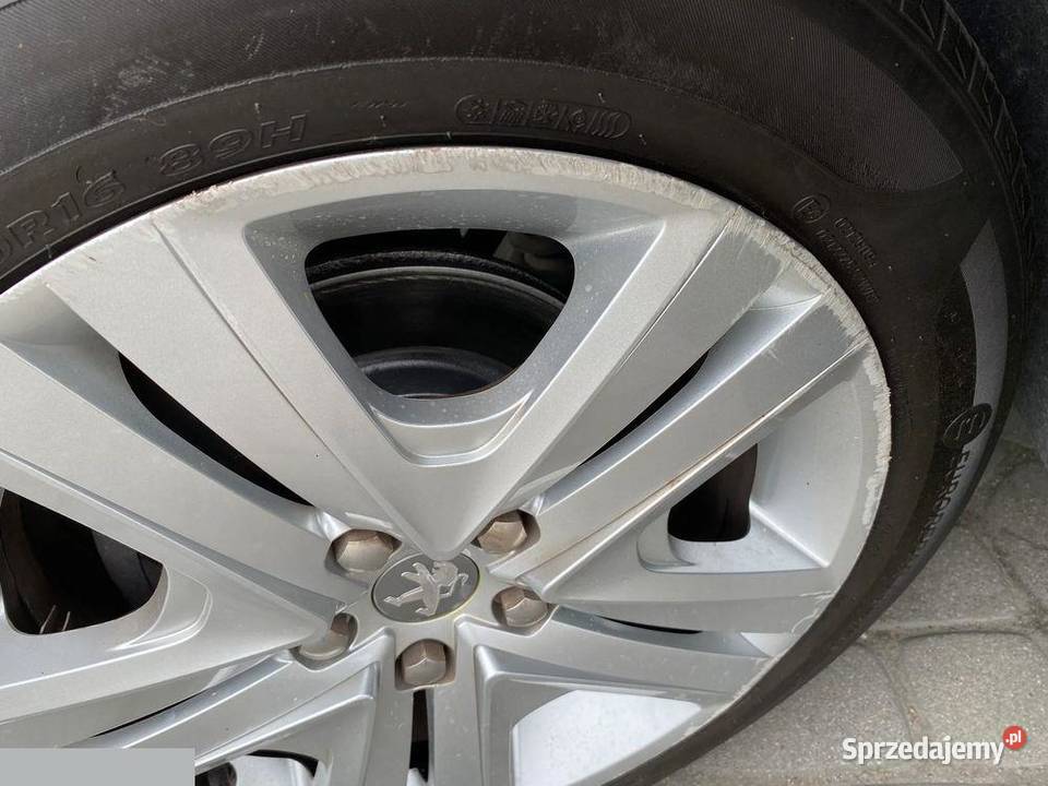 Peugeot 2008 12 PureTech 82 Active 83 2018r 1199cm3 Dragacz