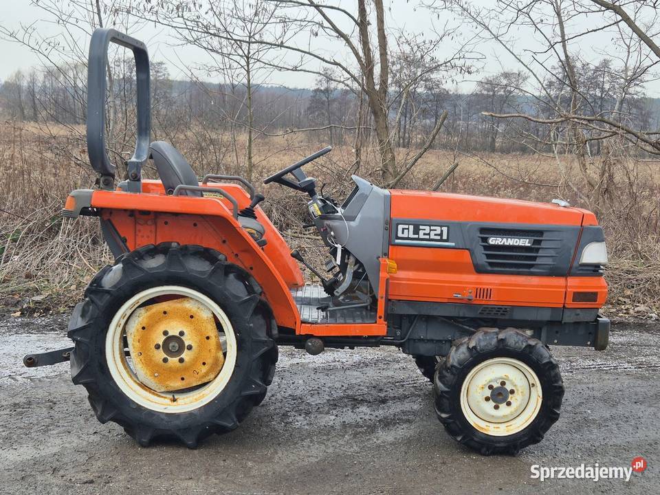 Traktorek traktor KUBOTA GL221D 21 44 Małuszyn