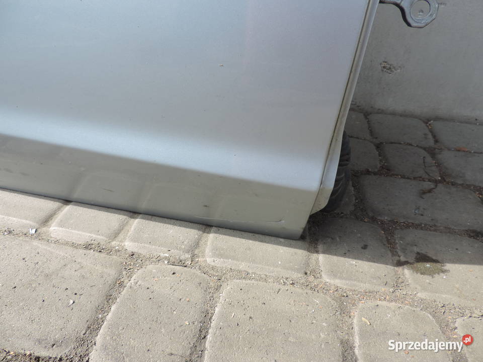 FORD FOCUS MK2 KOMBI DRZWI PRAWY TYŁ KOLOR D1 Nowy Sącz
