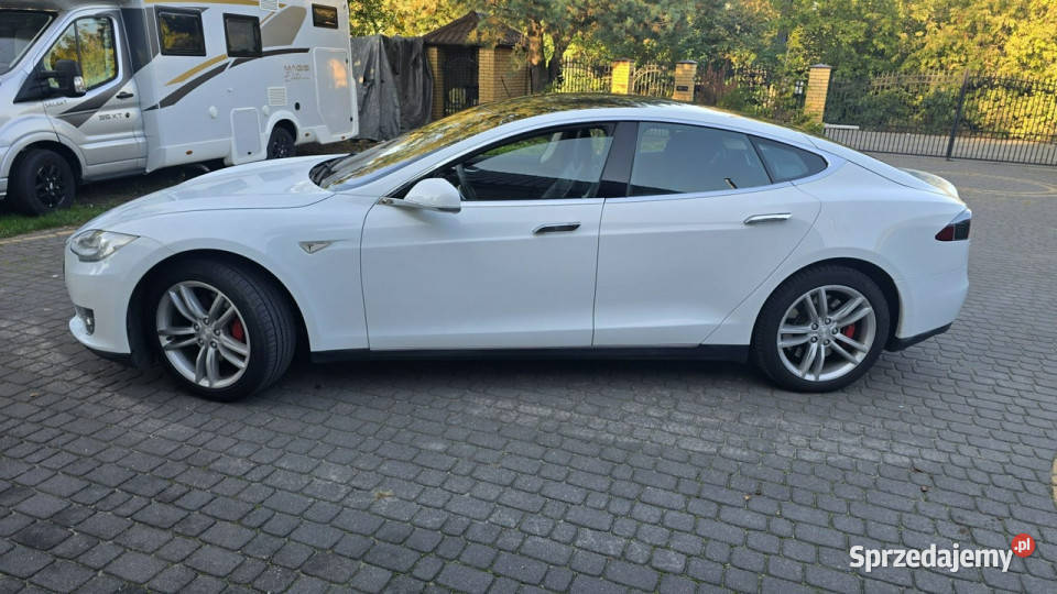Tesla Model S Darmowe Ładowanie SC01 Karczew
