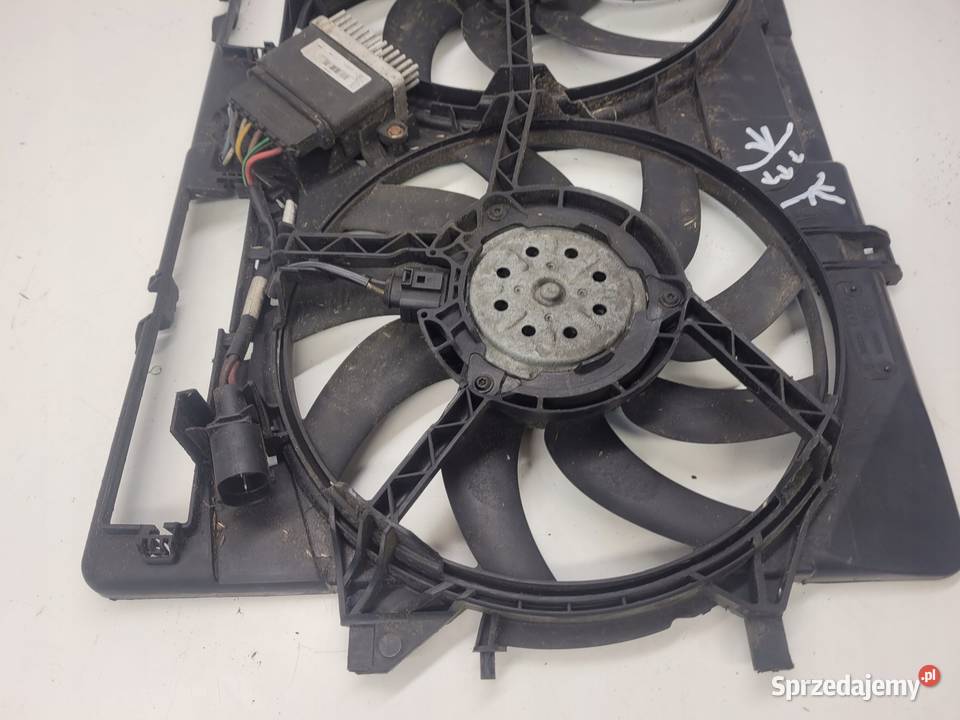 WENTYLATORY OBUDOWA AUDI A4 A5 A6 A7 8K0121003AB Przystajń