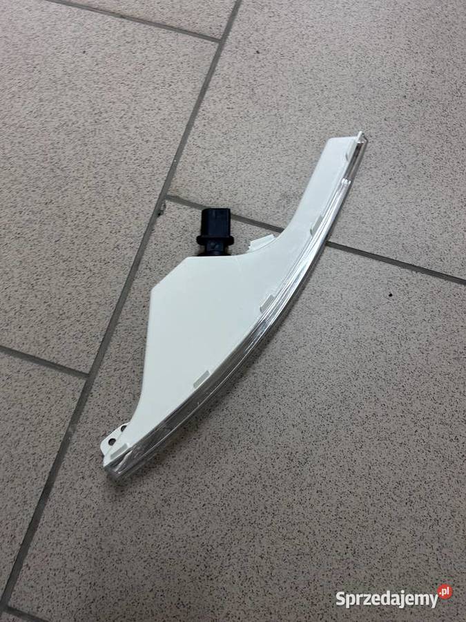 Kierunkowskaz lewy przedni vw passat b6 Kierunkowskazy Goszyce