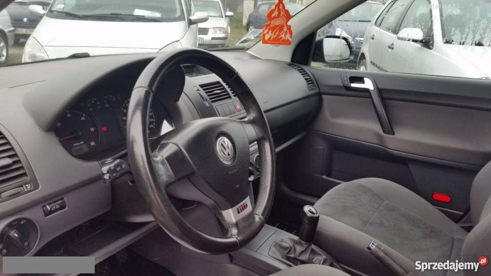 Volkswagen Polo szary serwisowany w ASO