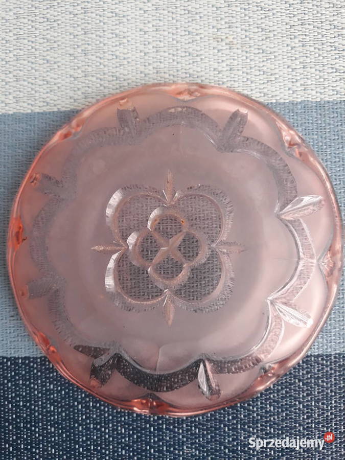 Talerzyki kryształowe szklane 4 kolor odcienie różowego Aleksandrów Łódzki