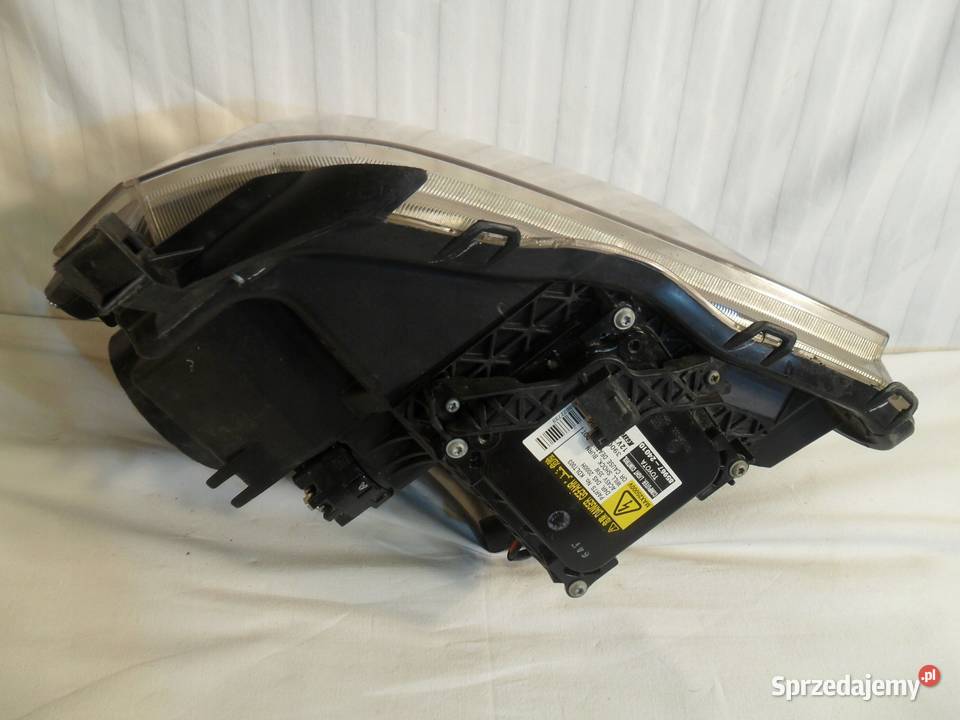 TOYOTA AVENSIS T25 LIFT 2007 2008 2009 XENON osobowe Nowy Tomyśl