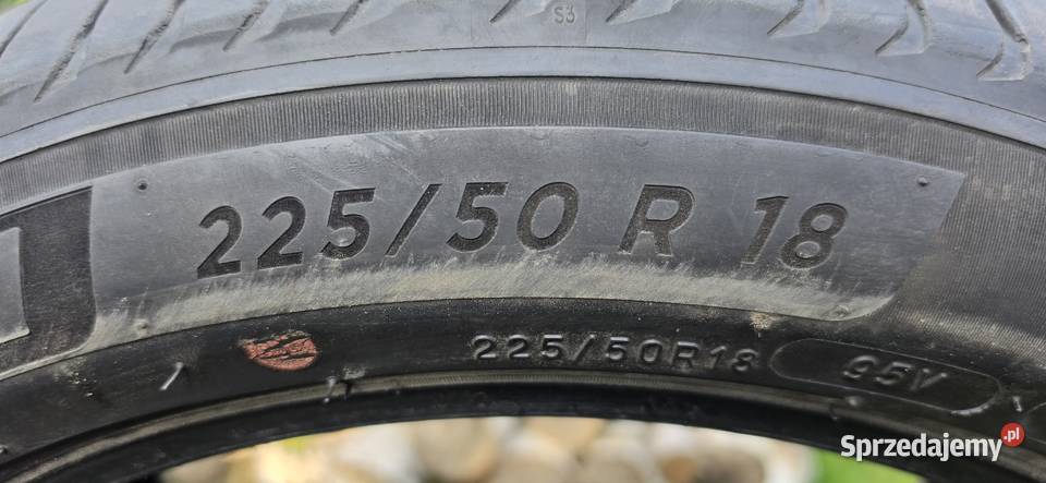 Opony Michelin 22550R18
