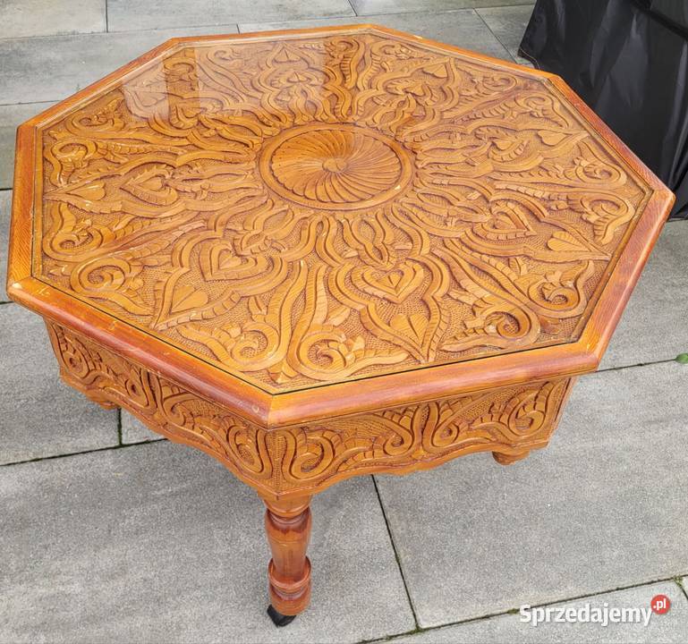 RZEŹBIONY STOLIK KAWOWY Nysa