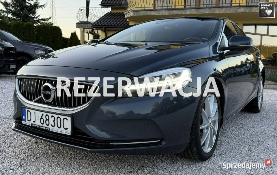 Volvo V40 InscriptionFULL wersjaGwarancja II VAT marża Kamienna Góra sprzedam