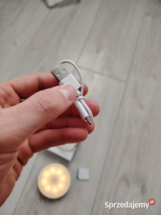 Inteligentna lampka nocna z czujnikiem ładowana Żyrardów sprzedam