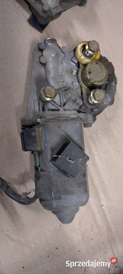 W124 Mercedes klasa E silniczek silnik