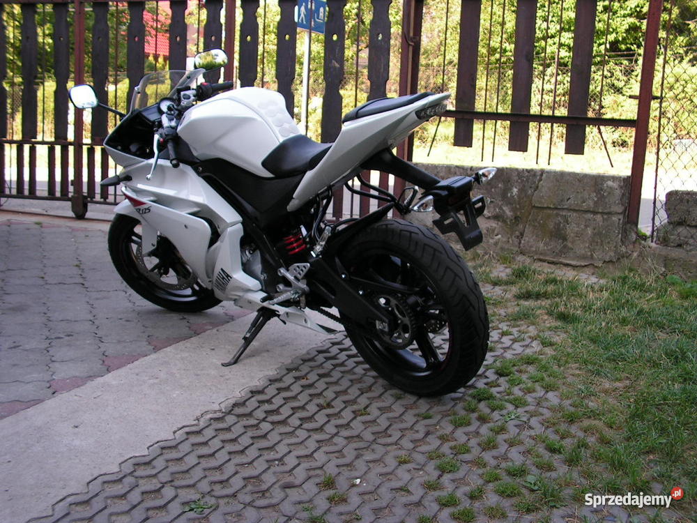 YAMAHA YZF r125 125 r tzr r6 r1 ktm HONDA 2011 8000km