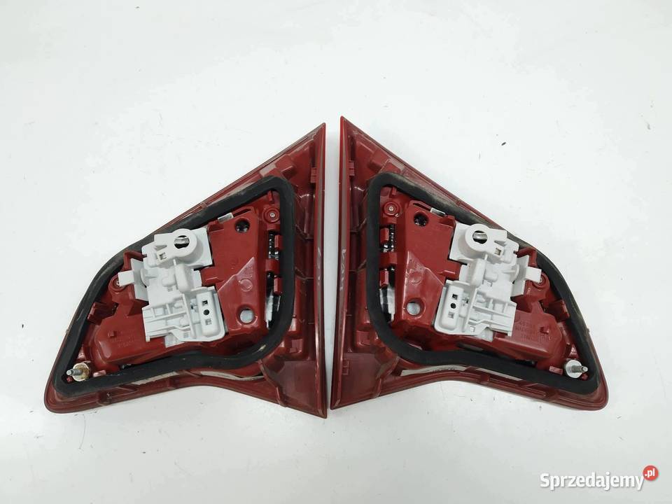 LAMPA TYŁ KOMPLET W KLAPĘ EUROPA 13260841 Opel Lampy tylne