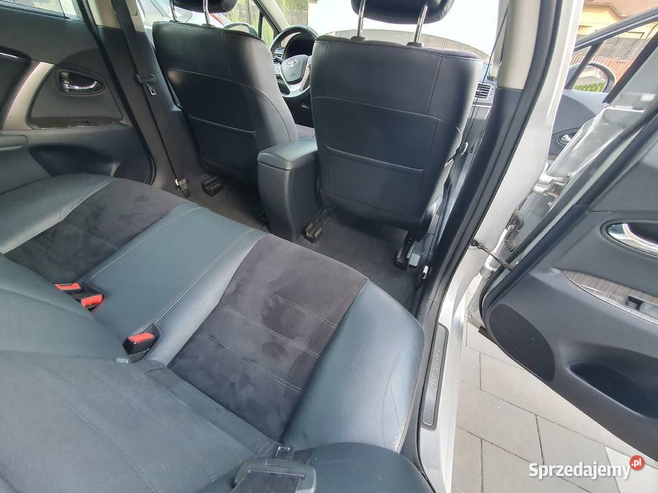 Toyota Avensis 2012 18 salon 141 nieuszkodzony Nadarzyn