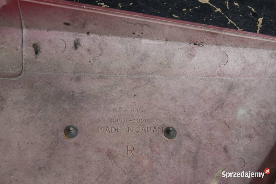 KAWASAKI GPZ 550 GPZ550 BOCZEK POKRYWA EMBLEMAT Rybnik