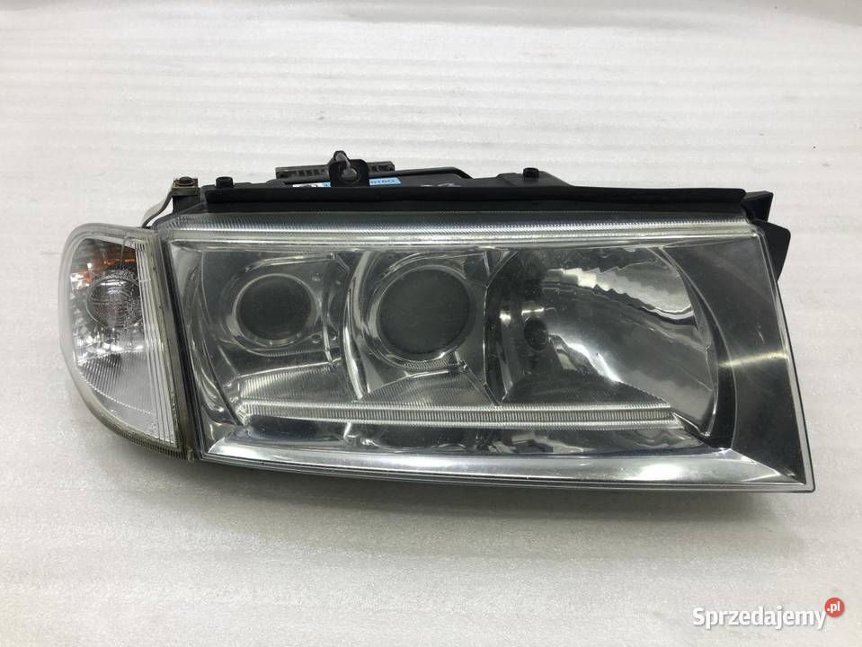 LAMPA PRAWY PRZÓD 1U1941016G XENON SKODA OCTAVIA osobowe