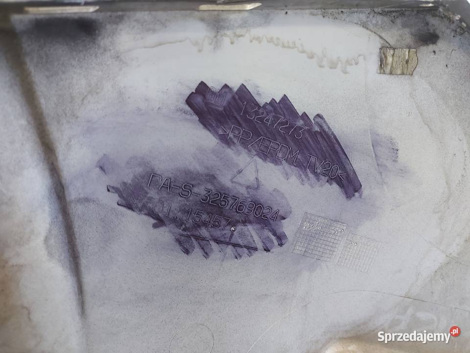 OPEL ZAFIRA B zderzak przód 13247273 osobowe