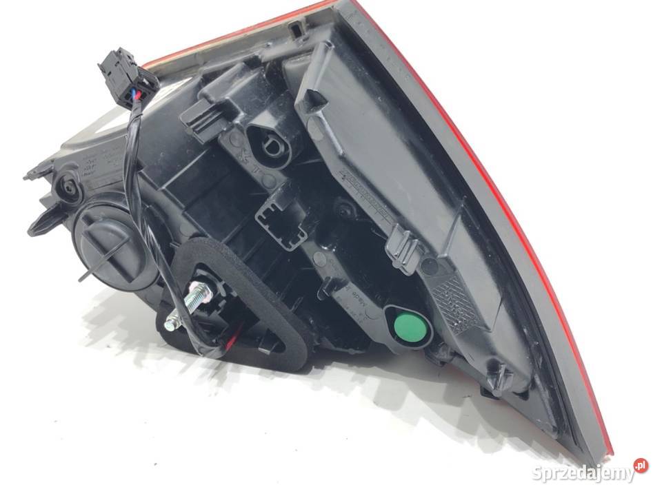LAMPA TYŁ PRAWA WEWNĘTRZNA PEUGEOT 308 II