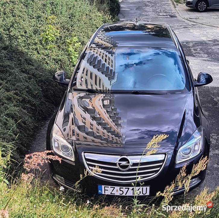 Opel Insignia kombi prezent nieuszkodzony